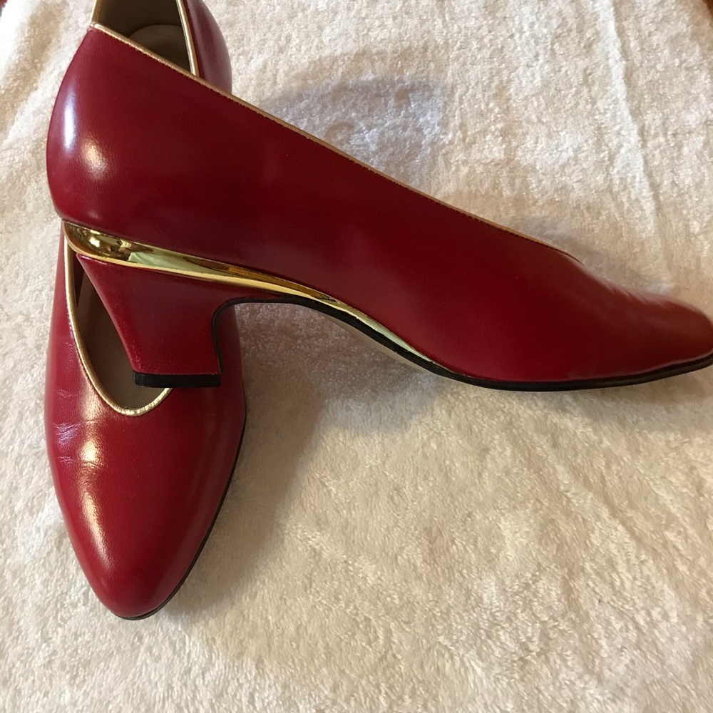 Shoes - Picture 3 of 7